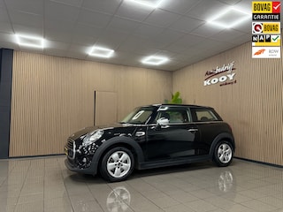 Mini Cooper 1.5 Business * Navigatie / Parkeersensoren / Cruise control / NL Auto *