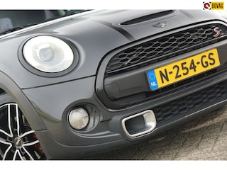 Mini Mini 2.0 Chili Serious Business | Thunder Grey Metallic | Full-LED/Half-Leder/NAV/Stoelverwarming - Super sportief!