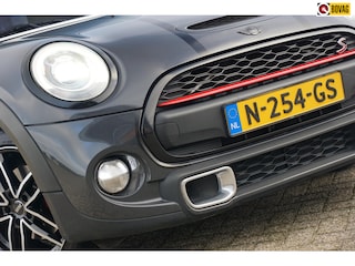 Mini Mini 2.0 Chili Serious Business | Thunder Grey Metallic | Full-LED/Half-Leder/NAV/Stoelverwarming - Super sportief!
