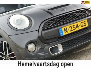 Mini Mini 2.0 Chili Serious Business | Thunder Grey Metallic | Full-LED/Half-Leder/NAV/Stoelverwarming - Super sportief!