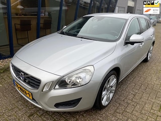 Volvo V60 2.0T Momentum NAVI / CAMERA / 18'' VELGEN