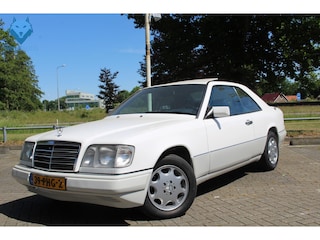 Mercedes-Benz E-klasse 220 Elegance *94000KM!* ALS NIEUW! Volledig historie voorhanden Collectorsitem