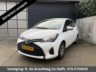 Toyota Yaris 1.0 VVT-i Aspiration | Achteruitrijcamera | Bluetooth telefoonvoorbereiding |