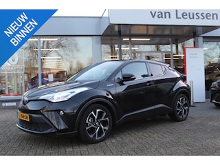 Toyota C-HR 1.8 Hybrid TREKHAAK STUURVERW. STOELVERW LM-VELGEN PRIVACY GLASS PARK.SENSOREN V+A CAMERA AD-CRUISE