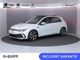 Volkswagen Golf 1.5 eTSI R-Line 150 pk Automaat (DSG) | Navigatie | Panoramadak | Parkeersensoren (Park assist) | Achteruitrijcamera | Stoelverwarming | R-Line |