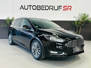 Ford Focus Wagon 1.0 Titanium Trekhaak! Camera! Cruise Controle! Navigatie!! Stoelverw! Vol opties!