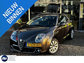 Alfa Romeo Mito 0.9 TwinAir Esclusivo Lichtmetalen velgen komen er nog onder| Navi | Climaat control | Leer | parkeersensoren | Dealer onderhouden |