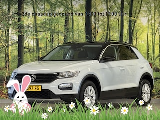 Volkswagen T-Roc 1.5 TSI Sport | Navigatie | Camera | Adaptieve Cruise Control | Lane Assist | Trekhaak | Parkeersensoren | Front Assist |  Airconditioning | Elektrische Ramen |