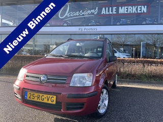 Fiat Panda 1.2 Navigator Radio/cd speler - Dakrails - Centrale vergrendeling met afstandsbediening - Elektrische ramen voor -
