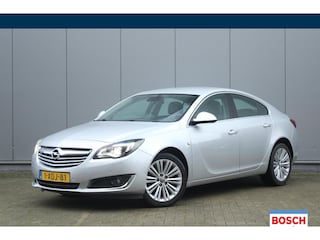 Opel Insignia 1.6 T 170pk Cosmo | Bi-Xenon | Navigatie | Trekhaak | Cruise control | Climate control | Half leder