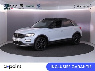 Volkswagen T-Roc 1.5 TSI Sport 150 pk Automaat (DSG) | Navigatie via App | Panoramadak | Parkeersensoren | Black Style pakket | Stoelverwarming |