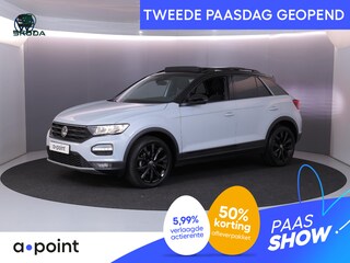 Volkswagen T-Roc 1.5 TSI Sport 150 pk Automaat (DSG) | Navigatie via App | Panoramadak | Parkeersensoren | Black Style pakket | Stoelverwarming |
