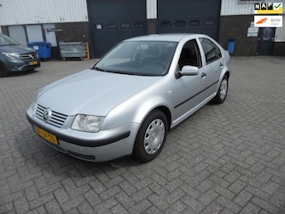 Volkswagen Bora 1.6-16V apk 02/2027