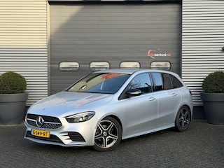 Mercedes-Benz B-klasse 180d AMG Night Edition | Camera | Widescreen | Navigatie | Elektrische Achterklep |