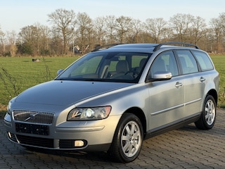 Volvo V50 T5 AWD AUT 2007 182DKM LEDER XENON SCHUIFD