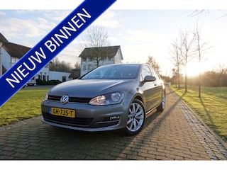 Volkswagen Golf 1.2 TSI Business Edition | Trekhaak | Massage | Stoelverwarming | Camera | Navi | PDC |