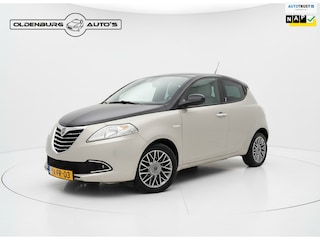 Lancia Ypsilon 0.9 TwinAir Platinum Automaat | Panoramadak | Leder | Clima | 15" Velgen | Navi | PDC | Cruise |