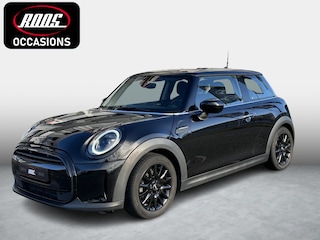 Mini Cooper 1.5 Essential Grote Navi & Apple Carplay