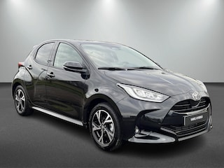 Toyota Yaris 1.5 Hybrid Black edition 115pk | Stoel en Stuur verwarming.