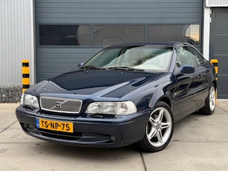 Volvo C70 Coupé 2.4 T Luxury AUT / AIRCO / CRUISE / LEDER