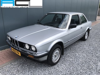 BMW 316 1.8 90pk Sedan E30