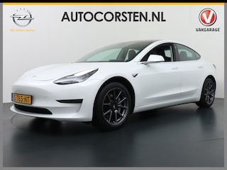 Tesla Model 3 SR+ 60kWh 326PK Trekhaak AutoPilot Premium-Luidsprekers Leer PanoramaDak Adaptive Cruise Lmv 18" Camera's Elektr.-Stuur+Stoelen+Spiegels+Geheugen+Easy-Entry+Verwarmde stoelen Park assistent Pdc WIFI Ecc Lane-Assist Speed-Assist SOH 85% Ecc Navi Led DAB Voorverwarmen interieur via App Keyless One-Pedal-Drive Origineel Nederlandse Auto 1.584KG Trekgewicht 1.000kg.