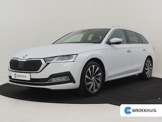 Skoda Octavia Combi 1.4 TSI iV PHEV Style 204pk | Stoelventilatie | Head up display | Dodehoekdetectie | Keyless | Navigatie | Camera achter | Adaptief cruise control | App connect | 18"LMV