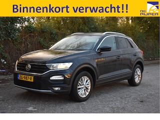 Volkswagen T-Roc 1.0 TSI Style Nav | LM Velgen | Trekhaak | NL-Auto | Climate Control