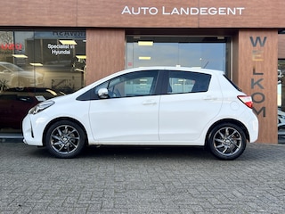 Toyota Yaris 1.5 VVT-i Comfort | Radio | Trekhaak | LM-velgen | Airco