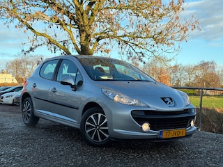 Peugeot 207 1.4 VTi Look | Met Airco + Cruise nu €2.975,-!!