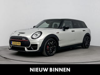 Mini Clubman 2.0 JCW ALL4 Chili Driver Assistance Pack | Driving Assistant | Serious Business-pakket | achteropkomend verkeer waarschuwing | airco automatisch | cruise control | LED koplampen | lederen/stof bekleding | lichtmetalen velgen 18"| elektrisch glazen panorama-dak | voorstoelen verwarmd