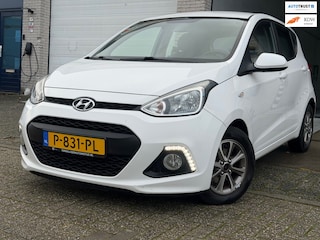 Hyundai i10 1.0i i-Drive/5drs/ 2e EIG/ dealeronderhouden/ 1jaar apk/ volle opties/ zeer nette auto.