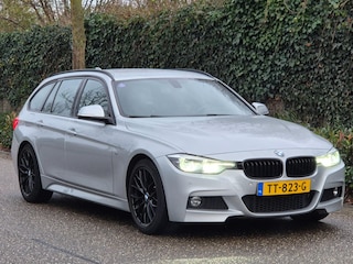 BMW 3-serie Touring 320i M Sport Edition Apple CarPlay dig.cluster Camera Breedset M velgen NAP Rijklaar 320i M Sport Edition