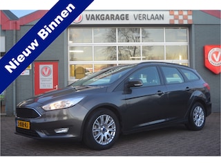 Ford Focus Wagon 1.0 Titanium nw. distributie 12 mnd. gar. trekhaak.