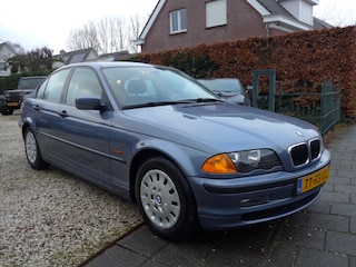 BMW 318i Executive 1ste eig