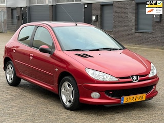 Peugeot 206 1.4 Air-line 2 AIRCO 5DEURS PDC SCHUIFDAK LICHTMETALEN WIELEN