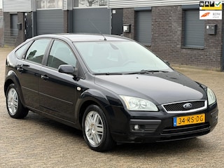 Ford Focus 1.6-16V Ghia NIEUWE APK CLIMA TREKHAAK