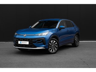 Volkswagen T-Roc Life First Edition Inclusief €2000,- inruilpremie | 'App-Connect' draadloze smartphone integratie | Automatische afstandsregeling (Adaptive Cruise Control) | Buitenspiegels elektrisch instel-, verwarm- en inklapbaar