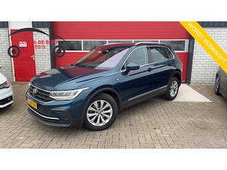 Volkswagen Tiguan 1.5 TSI Life Business KEYLESS / FULL LED / STOELVERW / STUURVERW / NAVI / CARPLAY / CLIMA / PDC / NL-AUTO