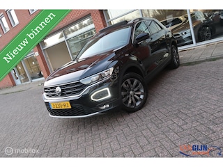 Volkswagen T-Roc 1.5 TSI Style 150PK Pano Carplay Navi