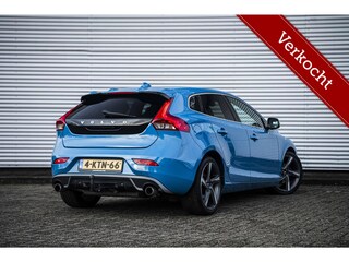 Volvo V40 1.6 D2 R-Design | Panodak | Xenon | Leder | Trekhaak | Cruise | Climate | 18 inch | NL Auto |