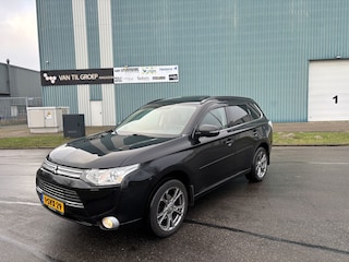 Mitsubishi Outlander 2.0i PHEV Instyle Automaat 122 PK. Onverwoestbare auto !!!