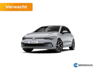 Volkswagen Golf Life Edition eHybrid | 'App-Connect' draadloze smartphone integratie | Achterbank in ongelijke delen neerklapbaar incl. middenarmsteun en doorlaadmogelijkheid | Achteruitrijcamera (Rear View)