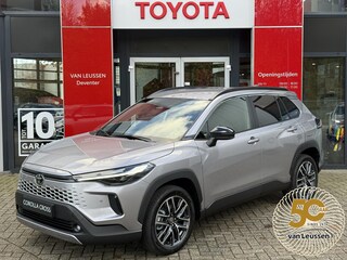 Toyota Corolla Cross Hybrid 140 Dynamic NIEUW UIT VOORRAAD LEVERBAAR! NL-AUTO APPLE/ANDROID AUTO STOEL/STUUR VERWARMING BSM PRK SNSR
