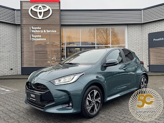 Toyota Yaris HYBRID 115 DYNAMIC NIEUW & DIRECT LEVERBAAR!!! STOEL/STUURVERW PARK-SENSOREN BLIND-SPOT APPLE/ANDROID KEYLESS 16" LM-VELGEN