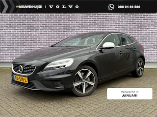 Volvo V40 2.0 T4 Business Sport | Trekhaak | Stoelverwarming | Climate Control | 17" Lichtmetalen Velgen | Parkeersensoren |
