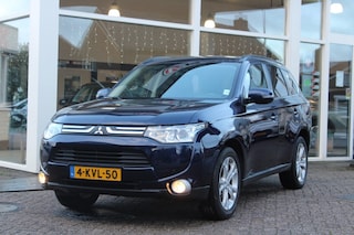 Mitsubishi Outlander 2.0 INTENSE+ 7Zits
