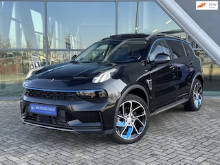 Lynk & Co 01 1.5 Plug-in hybrid 6,6 KwH Accu 261pk Panoramadak / 360 Camera / Navigatie
