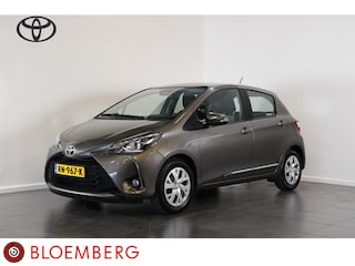 Toyota Yaris 1.0 VVT-i Aspiration | Trekhaak | Lage KM stand | Fabrieks Navigatie |