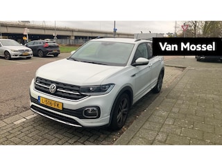 Volkswagen T-Cross 1.0 TSI Comfortline 116 PK | Automaat | R-Line Exterieur | Apple Carplay | Dodehoeksensoren | Stoelverwarming | Parkeersensoren | Adaptive Cruise Control | Digital Cockpit Pro | Navigatie | Rijstrookhulp | DAB Radio | Lichtmetalen Velgen | Getinte Ruiten | Bluetooth | Airco | Verlichting Automatisch |